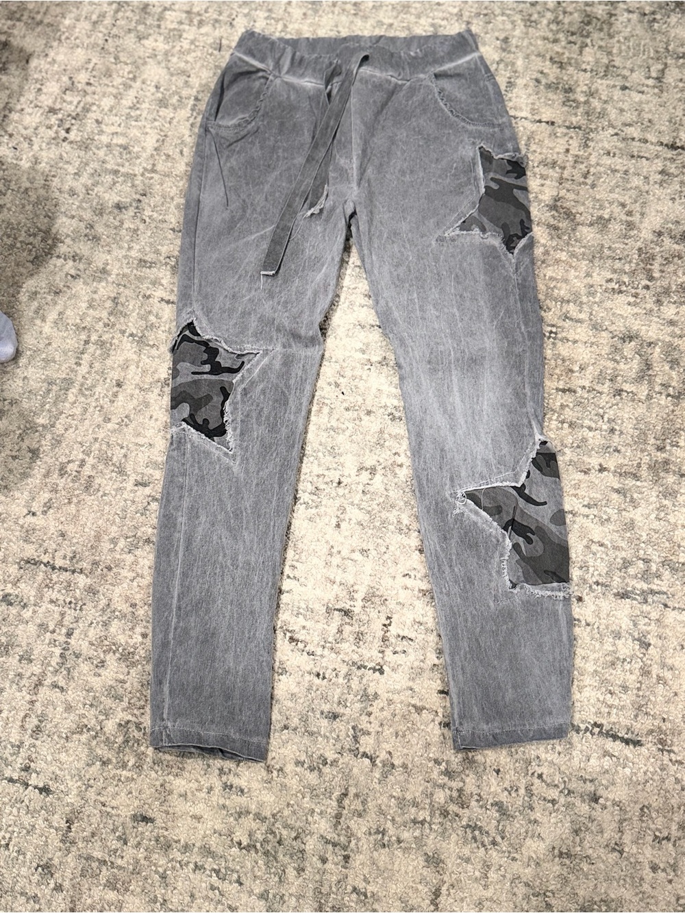 Venti6 Women’s Washed Gray Drawstring Pants with Camo Star Patches XS